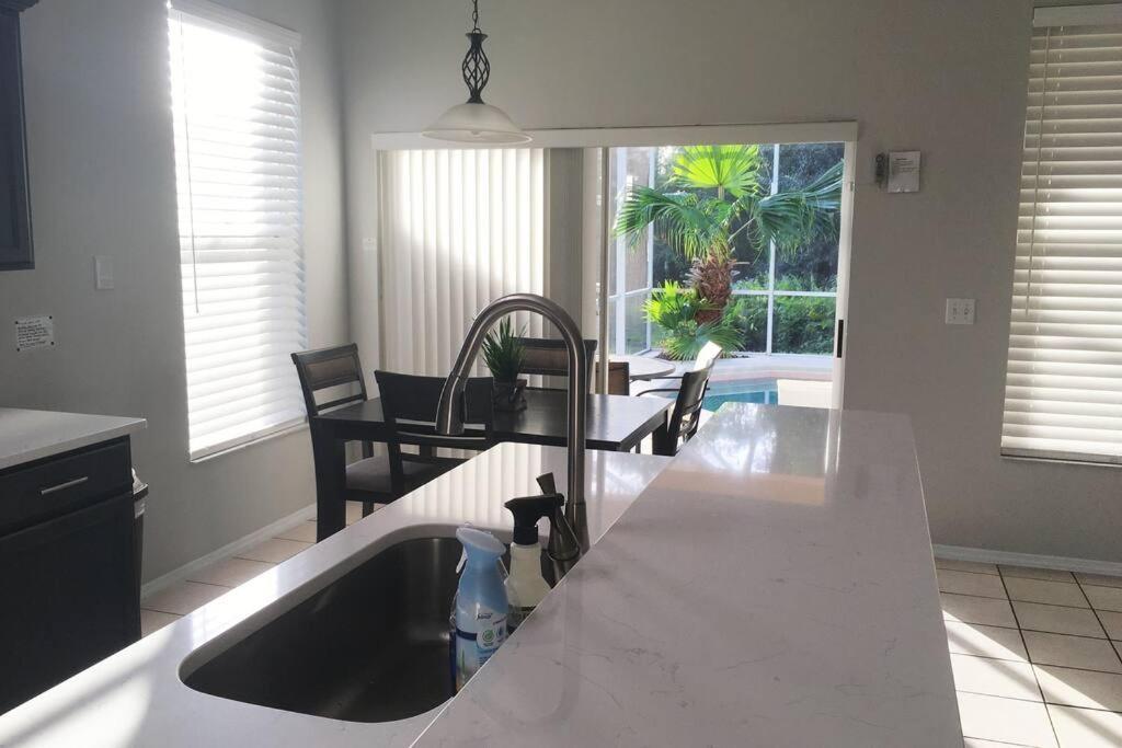 Family Villa With Private Pool Near Disney Parks 키시미 외부 사진